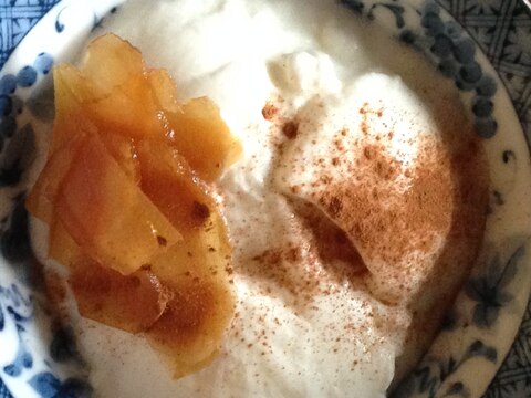 シナモンと生姜の蜂蜜漬けのヨーグルト